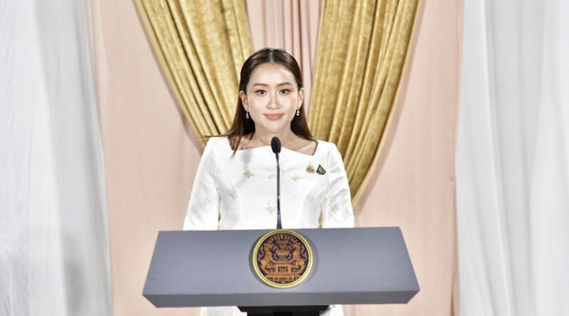 pm thailand paetongtarn shinawatra diberhentikan karena kasus kebocoran panggilan telepon dengan hun sen