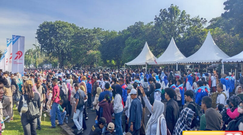 puncak hut ke 79 bhayangkara kawasan monas dan tugu tani macet