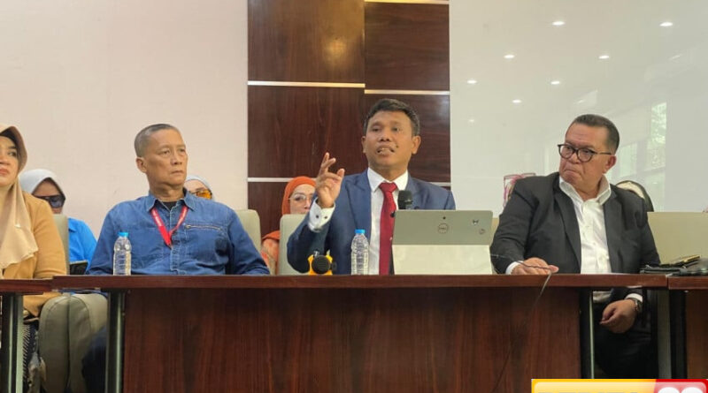 roy suryo cs abaikan undangan klarifikasi dari polda metro jaya terkait laporan relawan jokowi
