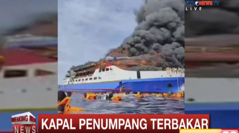 suasana mencekam km barcelona 5 terbakar di perairan pulau talise sulut