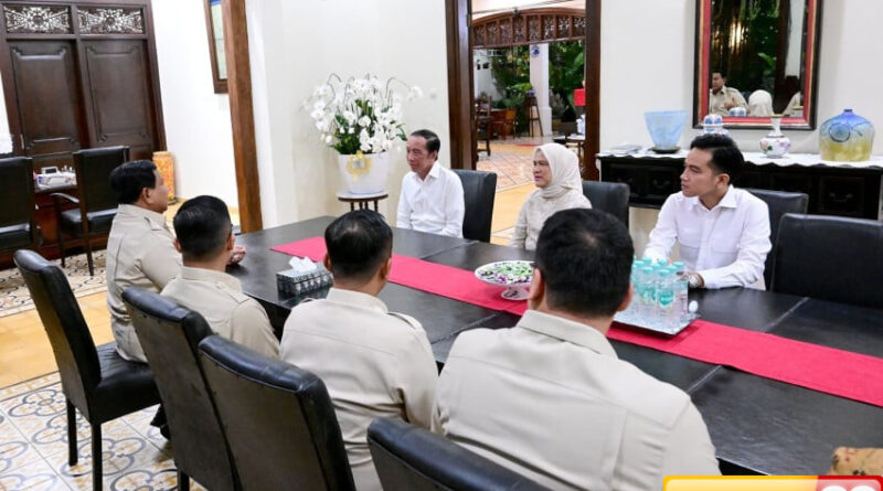 suasana pertemuan 1 jam prabowo dan jokowi di solo