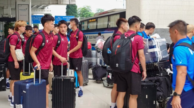 timnas vietnam terjebak macet jakarta jelang piala aff u 23 2025 awal yang sulit