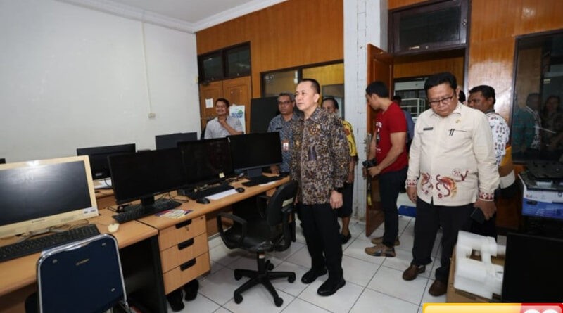 tingkatkan pad pj gubernur papua agus fatoni dorong pelayanan publik profesional