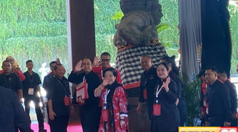 didampingi prananda dan puan megawati hadiri penutupan kongres pdip