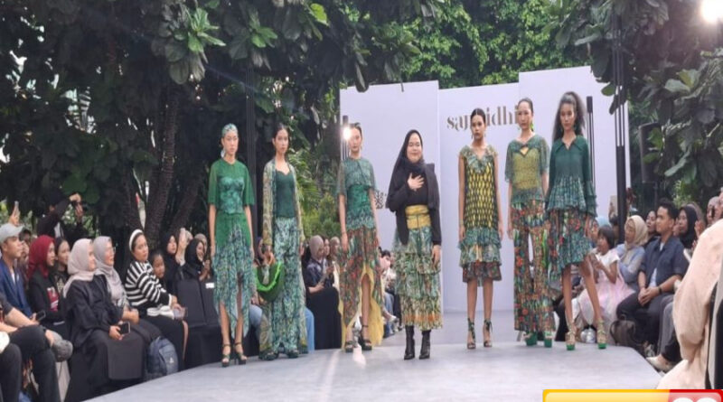 fsrd ikj gelar peragaan busana sannidhi usung kearifan lokal dalam sentuhan kontemporer