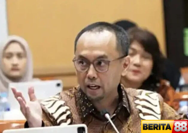 gaji dan tunjangan ivan yustiavandana kepala ppatk yang disorot karena blokir rekening nganggur