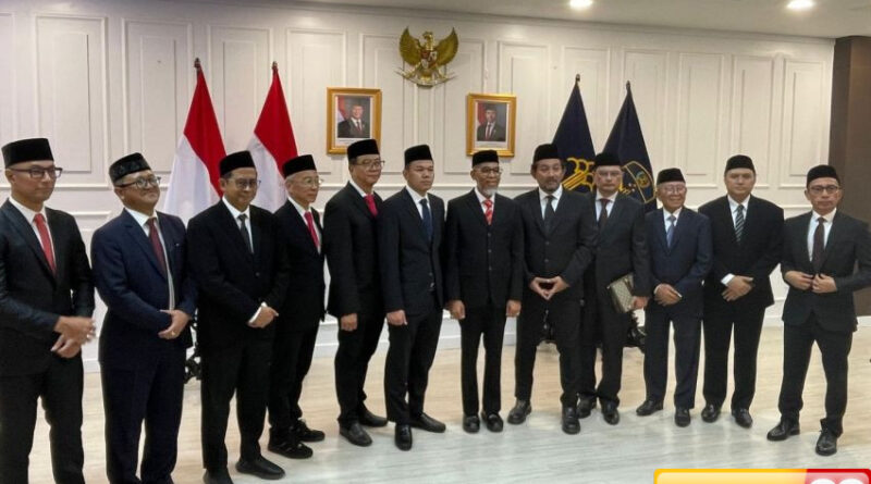 kemenkum lantik 10 komisioner lmkn 2025 2028 termasuk marcell siahaan dan makki ungu