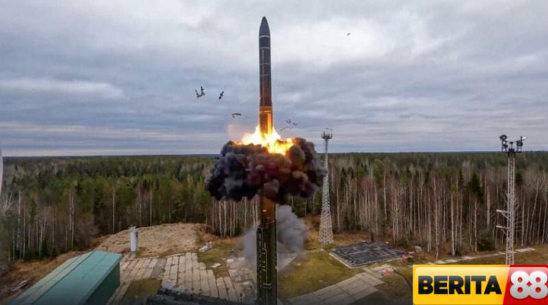 kerahkan rudal oreshnik ke belarusia putin ancam ukraina dan eropa