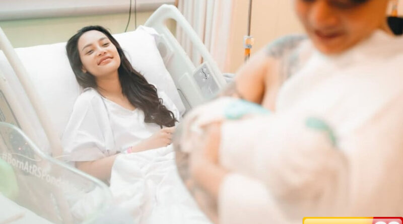 kondisi erika carlina membaik setelah lahiran tapi belum siap bertemu banyak orang