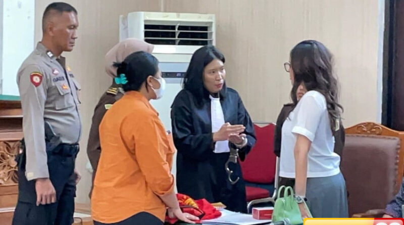 kronologi nikita mirzani cekcok dengan jaksa di sidang tppu ogah dibawa ke tahanan