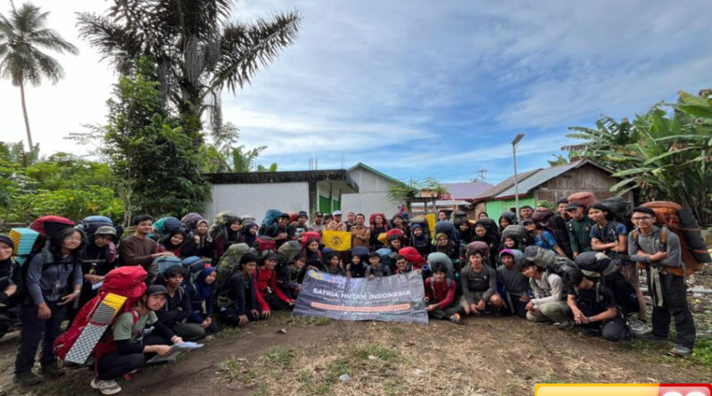 mapala ui eksplorasi gunung tertinggi di bengkulu