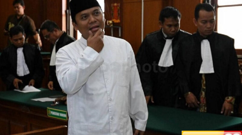 presiden prabowo berikan amnesti ke gus nur yang mempertanyakan ijazah jokowi