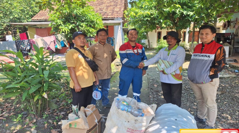 program desa bebas sampah di karawang momentum pengelolaan lingkungan dari komunitas terkecil