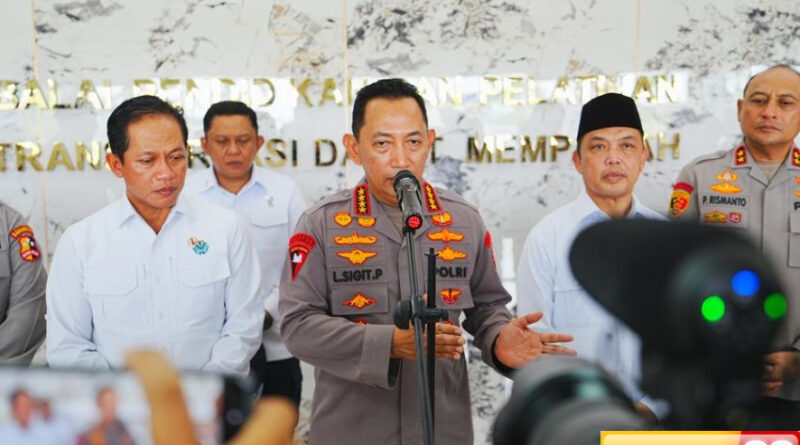 tinjau penanganan karhutla di kalbar kapolri titik api terus menurun