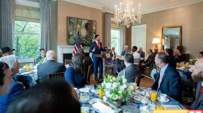 trump tunjuk calon penerusnya siapa dia